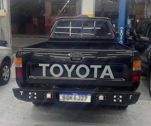 TOYOTA HILUX 2.4 4X2 CS 8V GASOLINA 2P MANUAL TOYOTA HILUX 2.4 4X2 CS 8V GASOLINA 2P MANUAL